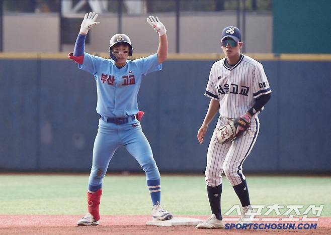 8일 서울 목동구장에서 열린 제80회 청룡기 고교야구선수권 대회 및 주말리그 왕중왕전 서울고와 부산고의 8강전. 8회초 2사 1, 2루 부산고 서성빈이 1타점 2루타를 친 후 환호하고 목동=정재근 기자 cjg@sportschosun.com/2025.7.8/