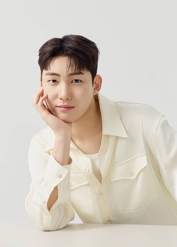 배우 탕준상이 최근 서울 마포구 상암동 <더팩트> 사옥에서 취재진과 만나 MBC 금토드라마 '노무사 노무진' 종영 기념 인터뷰를 진행했다. /씨엘엔컴퍼니
