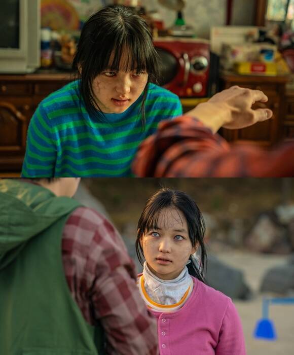 '좀비딸'에서 이 세상에 마지막으로 남은 좀비 수아 역을 맡은 최유리의 스틸컷이 공개됐다.. /NEW