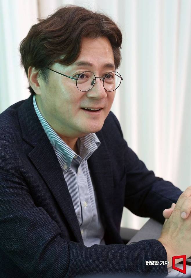 홍 전 의원은 내란특검과 관련해 국민의힘 의원들 상당수가 조사 대상에 오르고 몇 명은 기소될 수 있다고 전망했다. 허영한 기자