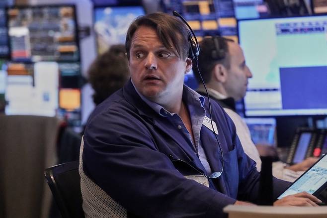 뉴욕 증시가 7일(현지시간) 관세 전쟁 재개 조짐에 하락했다. AP 연합