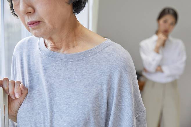 비타민 D 결핍이 인지 기능 저하를 유발한다는 통설은 모든 사람에게 일괄적으로 적용되지 않는다. 게티이미지뱅크