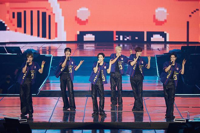 Boy band Riize performs during its first solo concert tour, “Riize Loud,” on July 6 at the KSPO Dome in southern Seoul. [SM ENTERTAINMENT]