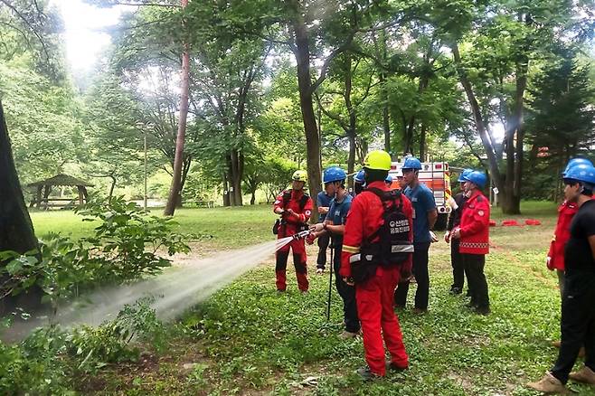 산림청 산림교육원에서 진행 중인 산불재난특수진화대원 '산불진화 역량강화 교육'. 산림청