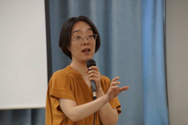 류지아 한국기독교선교박물관 학예사는 8일 동래중앙교회에서 열린 ‘기독교 문화 역사 해설사’ 제1기 심화과정과 2기 기초과정에서 ‘문화유산의 관리와 보존’에 대해 강의를 하고 있다.