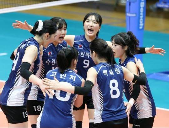 득점 후 기뻐하는 수원특례시청 선수들. 사진[연합뉴스]