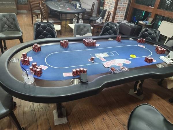 검거된 불법 홀덤펍 내부 모습 [사진 = 경남경찰청]