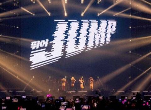 걸그룹 블랙핑크가 월드투어 '데드라인(DEADLINE)' 고양 공연에서 신곡 '뛰어(JUMP)를 처음 공개했다. / YG엔터테인먼트 제공