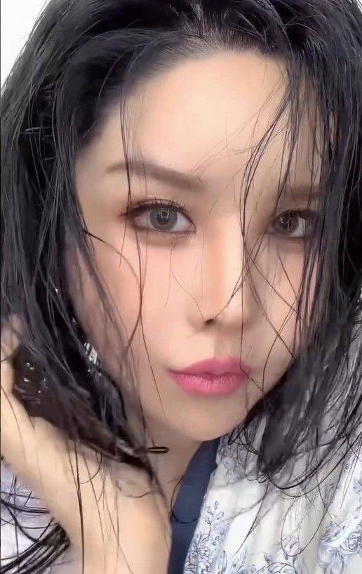 [서울=뉴시스] 하리수. (사진=하리수 인스타그램 캡처) 2025.07.08. photo@newsis.com *재판매 및 DB 금지