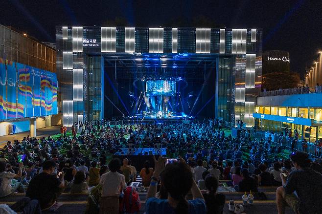 국립아시아문화전당재단은 오는 8월 29일부터 31일까지 3일 동안 국립아시아문화전당 예술극장 일대에서 'ACC 엑스뮤직페스티벌'을 개최한다. 국립아시아문화전당재단 제공