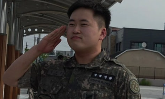 배우 정은표 아들 정지웅(22)이 육군 현역 복무를 마치고 만기 전역했다. 정은표 인스타그램 갈무리