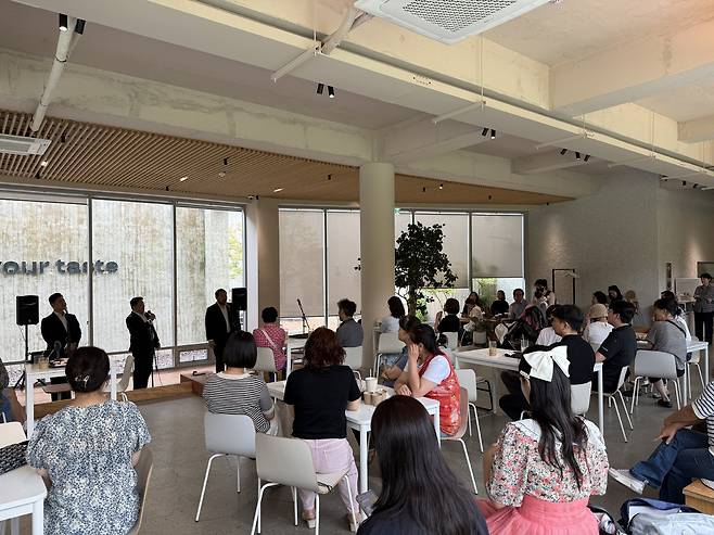 시민이 함께한 경산카페축제 가운데 브리프저니-클래식 음악회 모습. 경산문화관광재단 제공