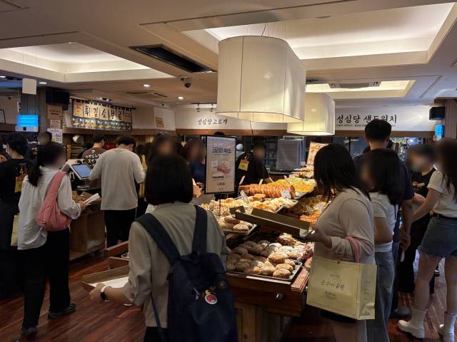 성심당 내부. 김수호 기자