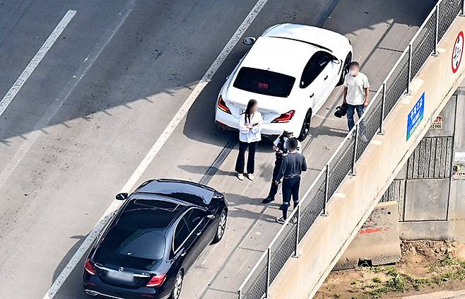 고속도로에서 범법자들을 추격하려면 순찰차의 성능이 따라줘야 한다.[사진｜뉴시스]