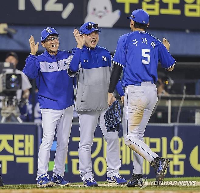 삼성 박진만 감독(가운데) [연합뉴스 자료사진]