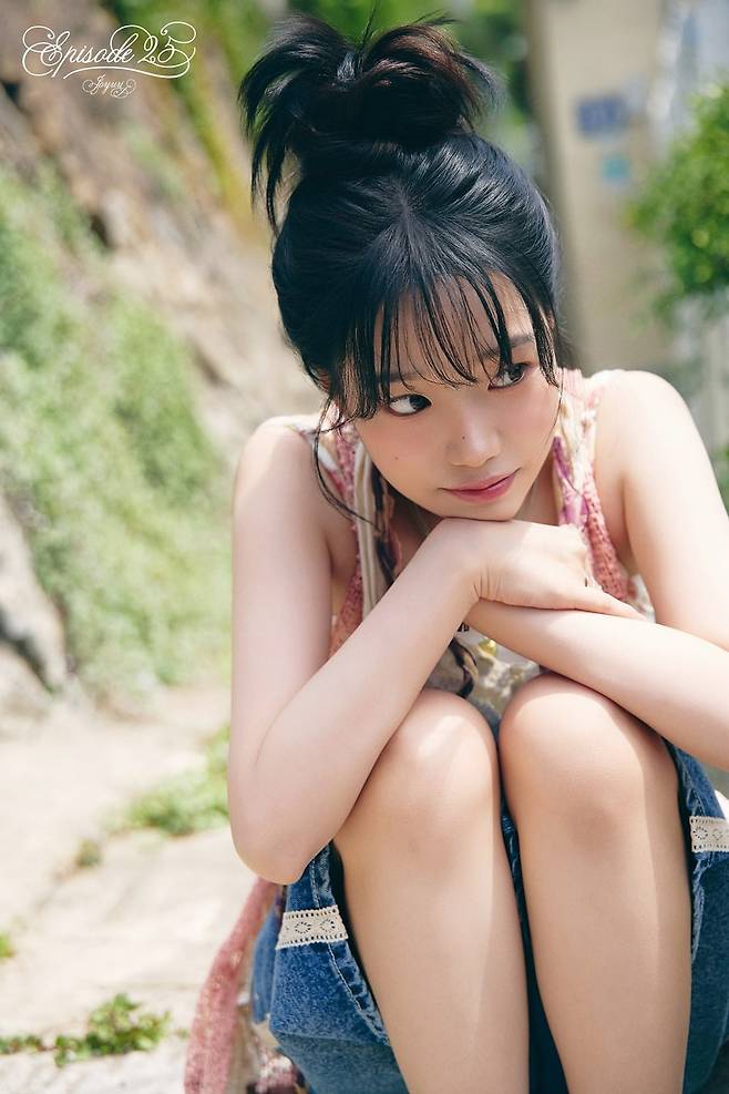 조유리 미니 3집 콘셉트 포토. / 사진제공=웨이크원