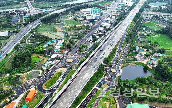 ▲ 울산시 울주군 범서하이패스나들목과 천상하부램프 전경. 김도현기자 do@ksilbo.co.kr