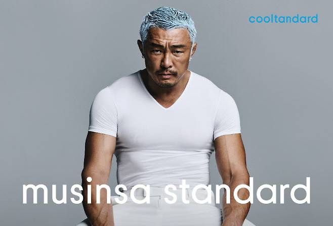 무신사 스탠다드는 올해 처음으로 냉감의류 브랜드 ‘쿨탠다드’ 모델로 방송인 추성훈을 발탁해 마케팅을 강화하고 있다. (사진=무신사)