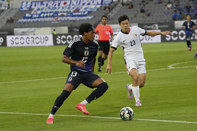 홍콩전 저메인의 모습(왼쪽)