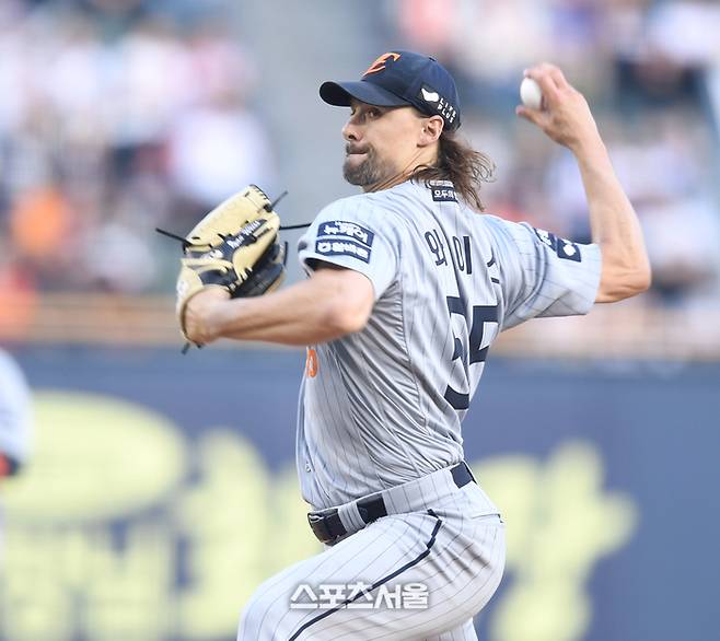 한화 선발투수 와이스가 잠실구장에서 열린 2025 KBO리그 LG와 경기에서 역투하고 있다. 잠실 | 최승섭기자 thunder@sportsseoul.com