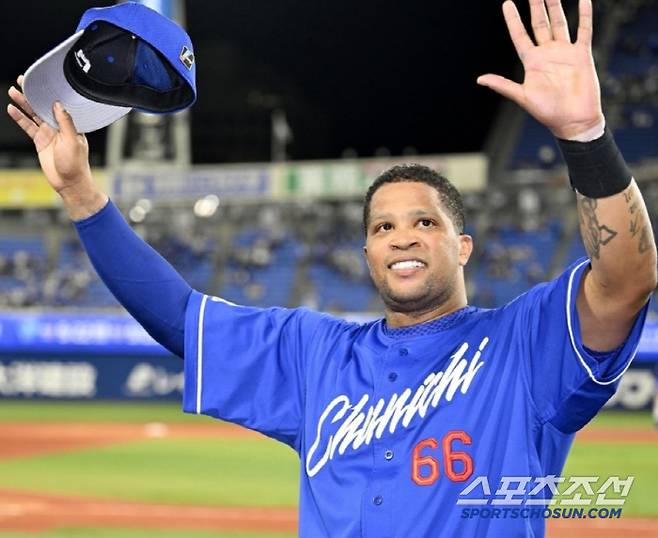 주니치에서 9년간 활약했던 비시에도가 요코하마에 합류했다. 일본을 떠난지 9개월 만의 복귀다. 그는 올 시즌 멕시코리그에서 뛰고 있었다. 교도연합뉴스