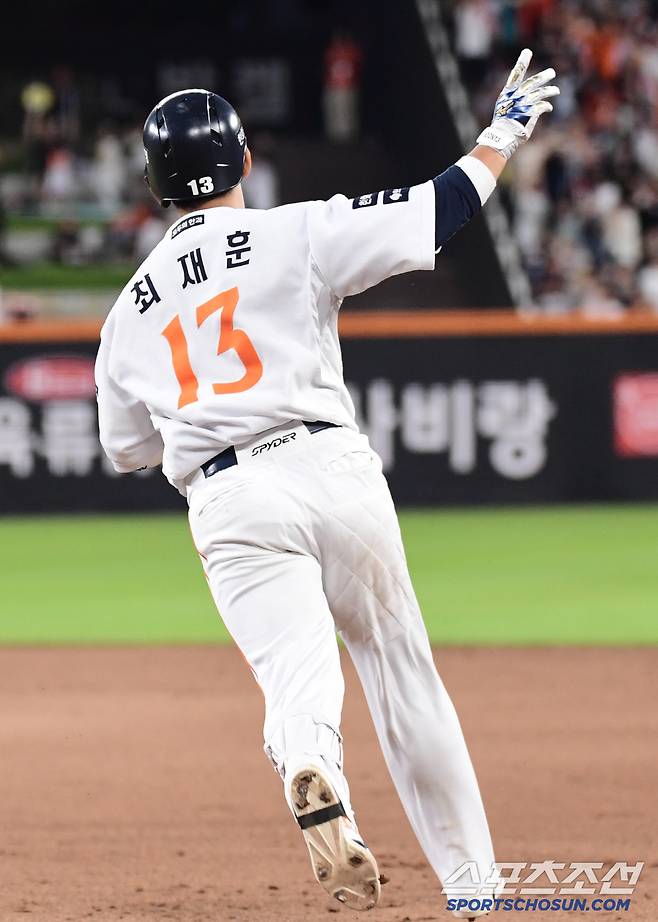 9일 대전 한화생명 볼파크에서 열린 한화와 KIA의 경기. 4회말 KIA 양현종 상대 역전 3점홈런을 날린 한화 최재훈. 대전=송정헌 기자songs@sportschosun.com/2025.07.09/