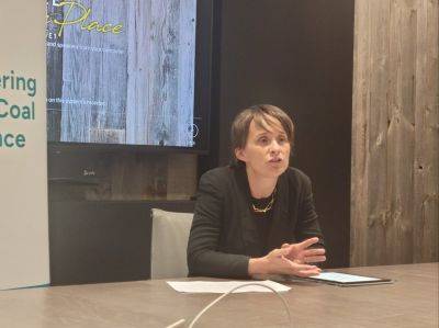 줄리아 스코룹스카 탈석탄연맹(PPCA) 사무국장이 영국 런던에서 한국 기자단과 인터뷰 하고 있다. 강희종 기자