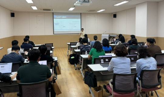 공주교육지원청 온수업한마당에서 '주제가 있는 실습형 배움자리'를 운영하고 있는 모습. 충남교육지원청 제공.