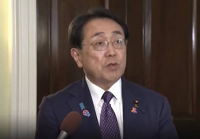 료세이 아카자와 일본 경제산업성 장관. 출처=인스타그램 캡처