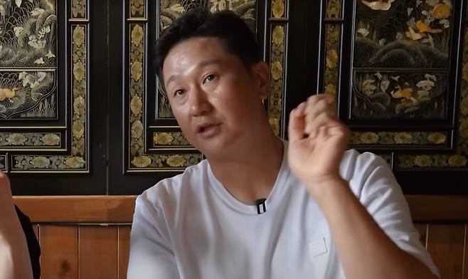 전 야구선수 이대호. 유튜브 채널 '성시경' 캡처.