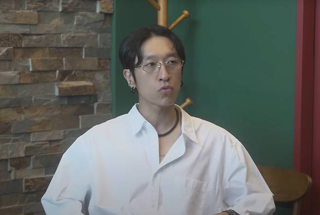 그룹 코요태 빽가. 유튜브 채널 '어떠신지?!?' 캡처.