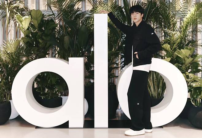알로 글로벌 앰버서더 방탄소년단 진, 역시 비주얼킹&패션 아이콘