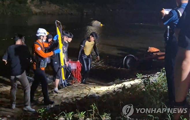 금강 상류서 물놀이하다 실종된 20대 4명…모두 심정지 상태로 발견 [충남소방본부 제공. 재판매 및 DB 금지] swan@yna.co.kr