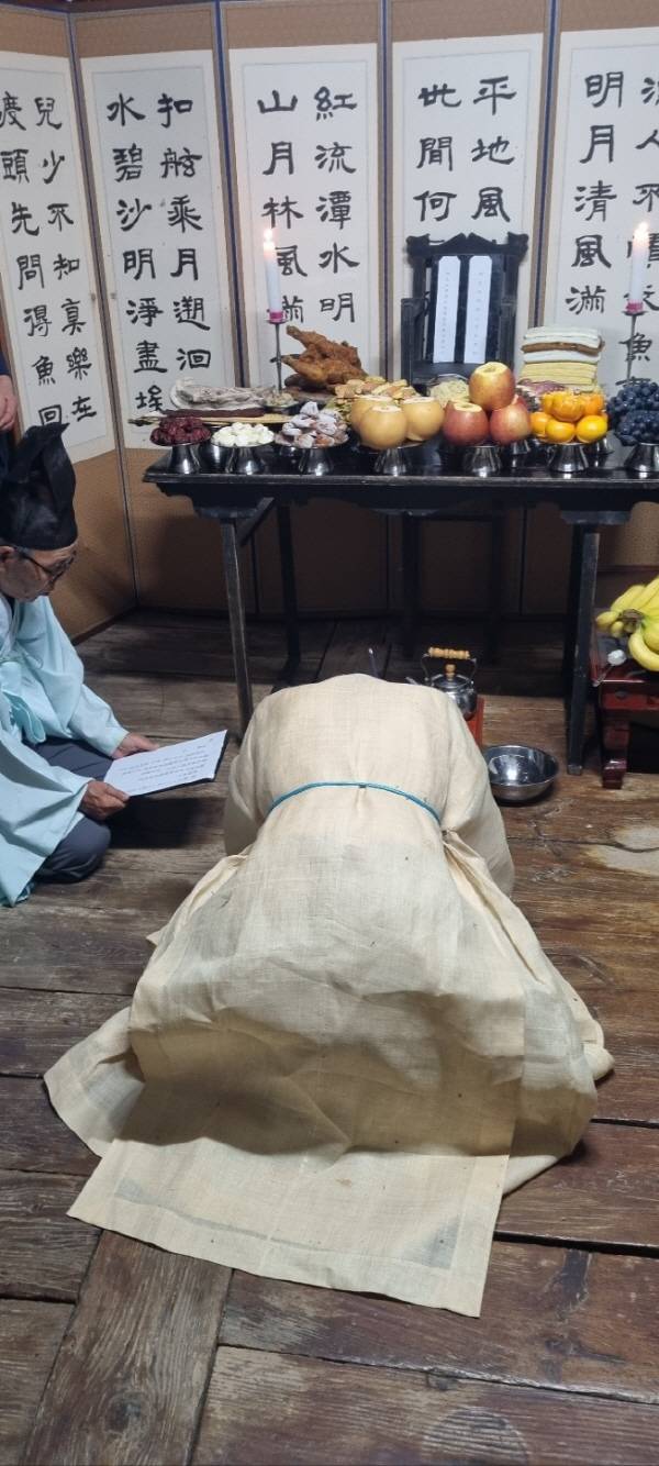 영일 정씨 가문의 큰 학자인 지수 정규양(1667-1732) 선생의 불천위 제사가 지난 9일(음력 6월 15일) 영천시 화북면 횡계리 보현산 자락에 위치한 옥간정(경북문화재 제270호)에서 엄숙히 봉행됐다. 대구대 정극원 교수 제공.