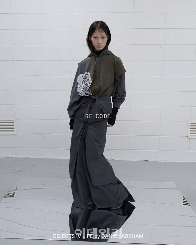 래코드X 오브젝트 포 라이프 협업 컬렉션 화보컷(사진=코오롱FnC)