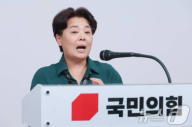 윤희숙 국민의힘 혁신위원장이 10일 오후 서울 여의도 당사에서 혁신위원회 제1차 회의 결과 브리핑을 하고 있다. 2025.7.10/뉴스1 ⓒ News1 안은나 기자