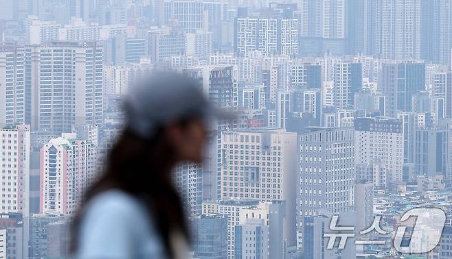 지난 6일 서울 남산에서 바라본 아파트 단지 (자료사진) /뉴스1 ⓒ News1 김성진 기자