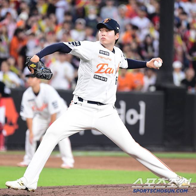9일 대전 한화생명 볼파크에서 열린 한화와 KIA의 경기. 투구하고 있는 한화 조동욱. 대전=송정헌 기자songs@sportschosun.com/2025.07.09/