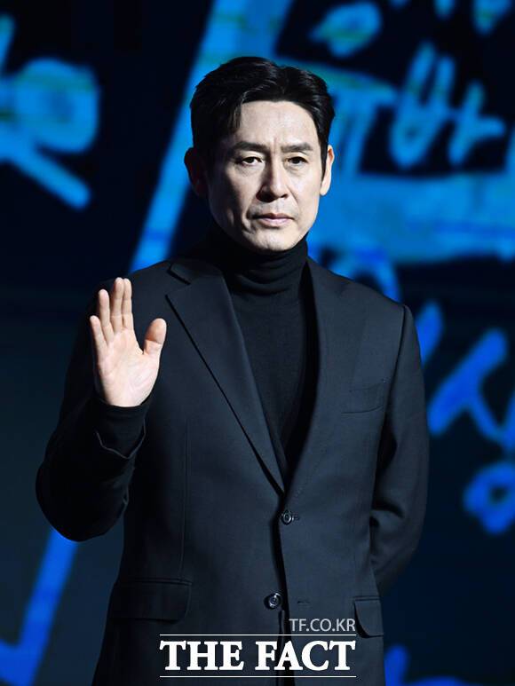 배우 설경구가 13년간 동행했던 씨제스엔터테인먼트를 떠나 1인 소속사 액터스99를 설립했다. /이새롬 기자