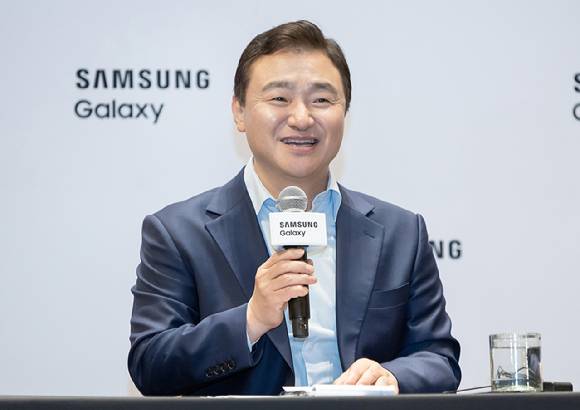 노태문 삼성전자 DX부문장 직무대행이 9일(현지시간) 미국 뉴욕 윌리암베일 호텔에서 갤럭시 언팩 기자간담회을 열고 모두발언을 하고 있다. [사진=삼성전자]