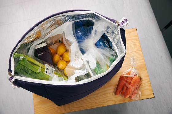 컬리의 상품 포장 관련 이미지. 사진 컬리