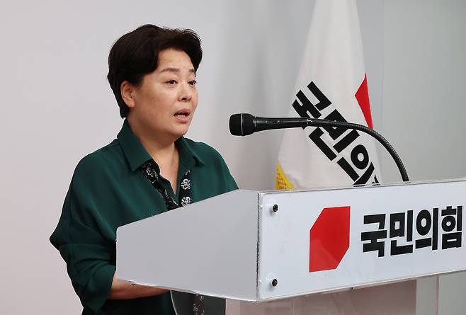 윤희숙 국민의힘 혁신위원장이 10일 여의도 당사에서 혁신위 첫 회의 결과를 브리핑하고 있다. 연합뉴스