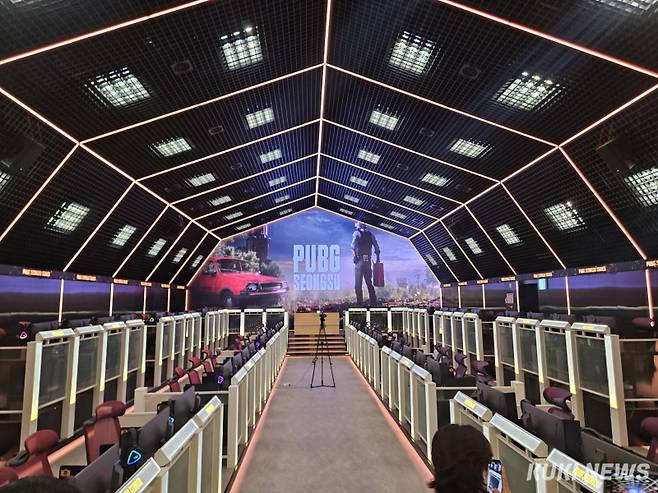 펍지 성수 A동 3층에 마련된 PC방. 송한석 기자