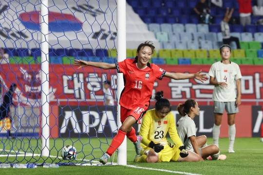 동점 골 장슬기 '환한 표정으로'. 사진[연합뉴스]