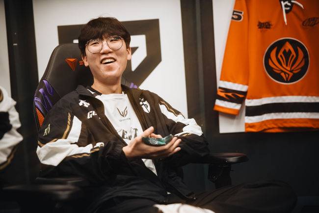 라이엇 게임즈 플리커.