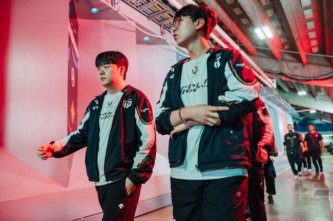 라이엇 게임즈 플리커.