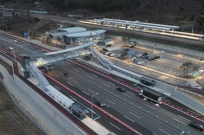 울산 북부지역 철도 교통망의 중심으로 자리잡은 북울산역. 북울산역은 2021년 개통한 데 이어 지난 3월 환승센터를 준공했다. 울산시 제공