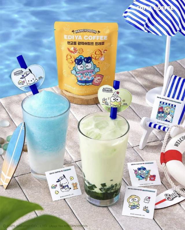 이디야가 산리오캐릭터즈와 협업해 만든 '포차코 요거젤리 소다 플랫치노'와 '케로케로케로피 멜론라떼' 음료 2종. 사진=이디야제공