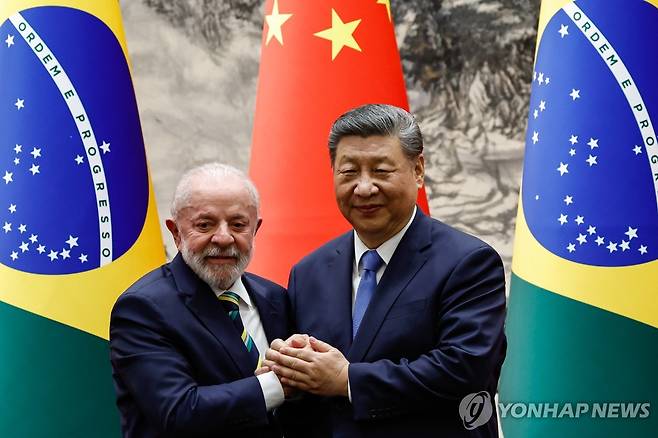 지난 5월 베이징에서 만난 중국-브라질 정상 [EPA 연합뉴스 자료사진. 재판매 및 DB 금지]