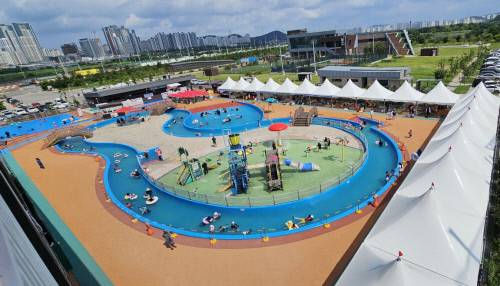 시흥도시공사는 도심 속 자연 친화적인 야외 물놀이 시설인 '월곶에코피아 워터파크'를 오는 19일 정식 개장한다고 밝혔다. 사진=시흥도시공사